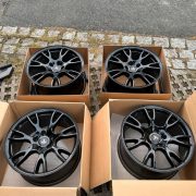 Tesla Model S 21+ Tempest felni 10,5x19 ET45 5x120 64,1 antracit színben 