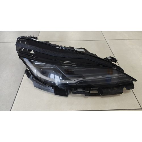 Tesla Model 3 Highland első fényszóró jobb használt, bontott, szép állapotban 1760889-00-F