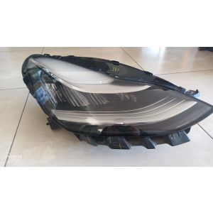 Tesla Model 3 fényszóró FL előtt jobb 1077376-00-C