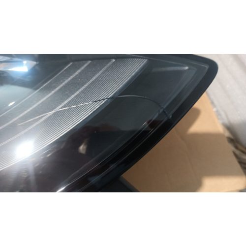 Tesla Model 3/Y fényszóró FL jobb oldali  PN 1514953-00-C hibás!