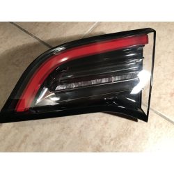   Tesla Model 3 hátsó lámpa belső jobb használt 1077402-99-F