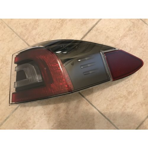 Tesla Model S hátsó lámpa jobb külső