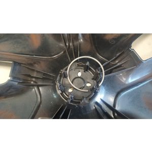 Tesla Model 3 Aero dísztárcsa 18" frissítés utáni, belső közepe sérült